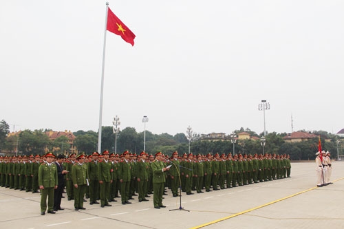 Lễ báo công của học viên khóa D40 tại Lăng Chủ tịch Hồ Chí Minh